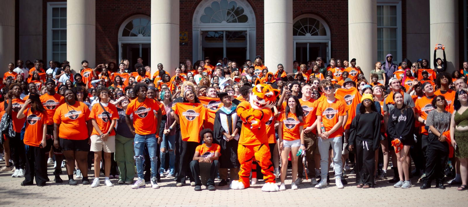 Convocation crowd with the Bengal